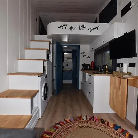 Arkaya Tinyhouse Villa *